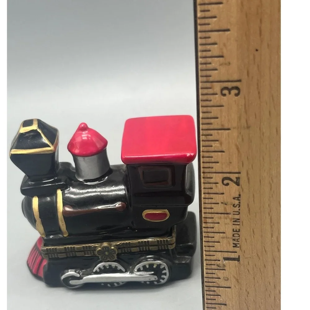 Train Engine Trinket‎ Box Red Black with Miniature Train Inside D&N, E&I